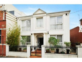 Abbotsford Private Rooms & Pods - 15 Charles Homestay, Melbourne
